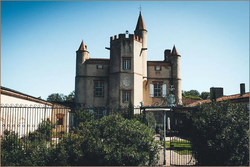 Château du Domaine de Ribonnet et son portail, vigneron à Beaumont-sur-Lèze