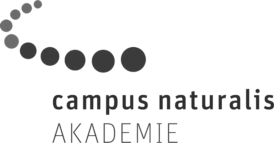 Logo der campus naturalis Akademie mit einem Bogen aus Punkten über dem Text.