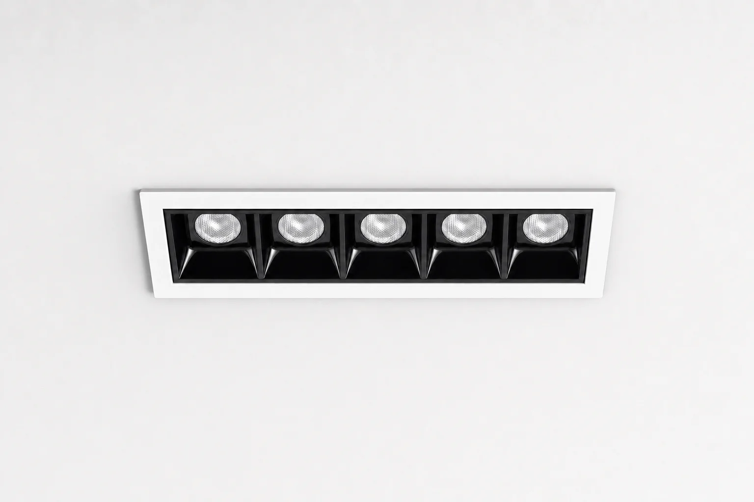 CRO Line M5 Linear Spotlight 10W (Framed)