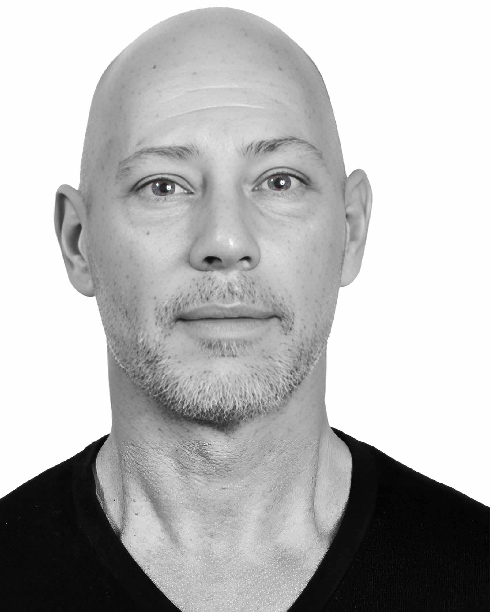 Henric Kihlström, author of CHOOSE. SCALE. SURVIVE.