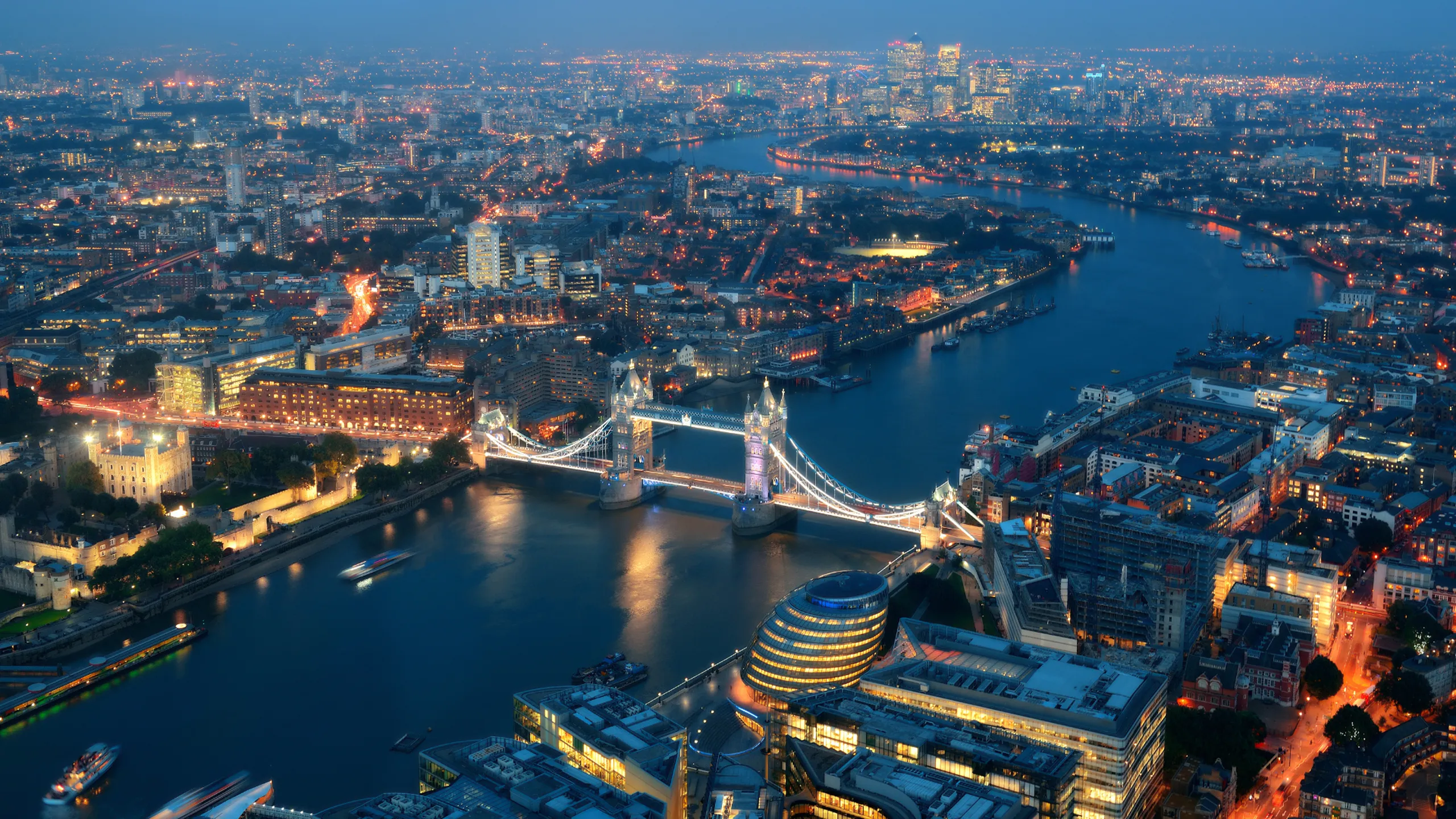 london bridge night