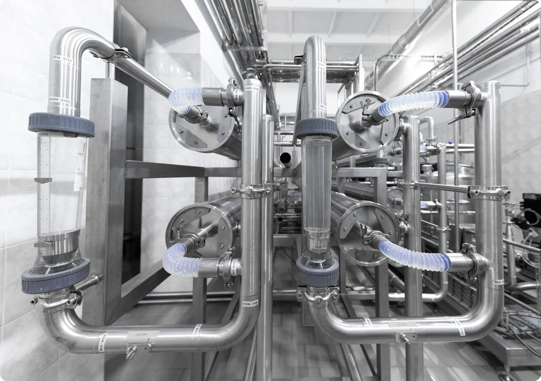 Technische Gebäudeausrüstung mit Rohrleitungen und Heizungsanlage

