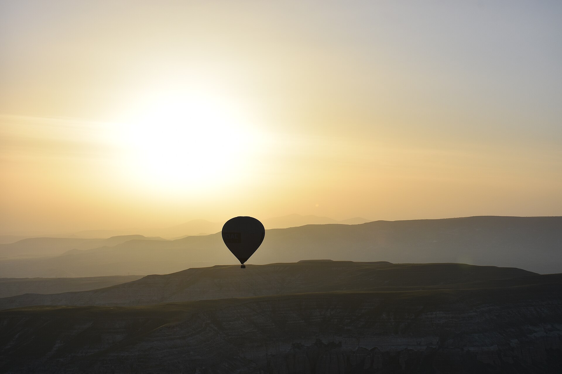 Balon o wschodzie słońca nad Kapadocją, Turcja