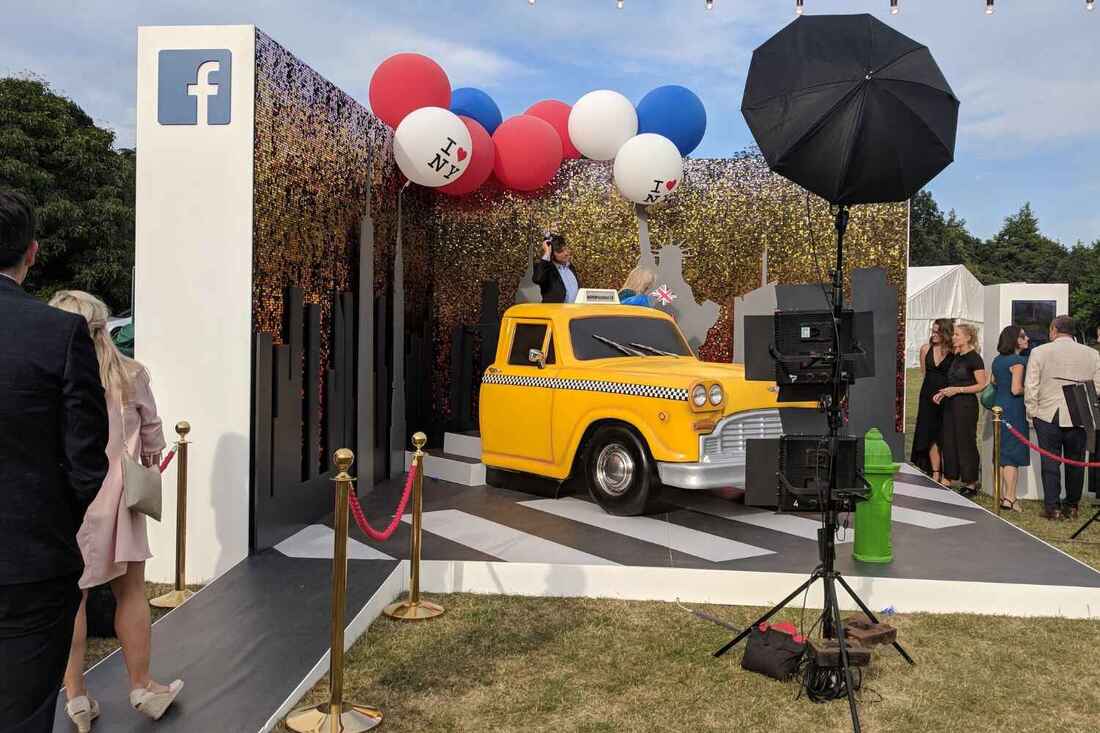 gold sequin backdrop photobooth, skyline