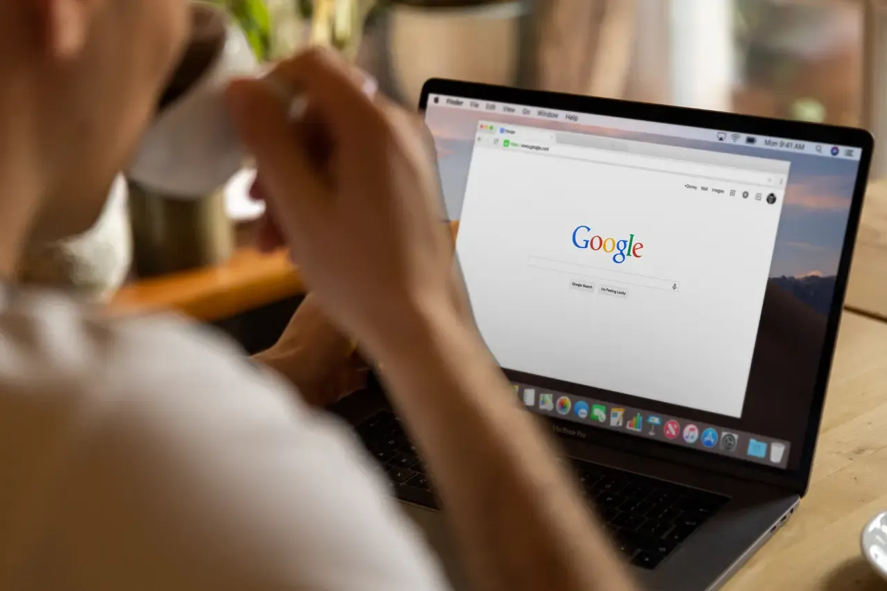 3 Key Questions that Need to be Answered as soon as Patients View Your Homepage