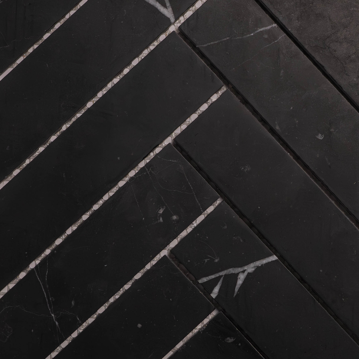 Dune Herringbone Nero Marquina