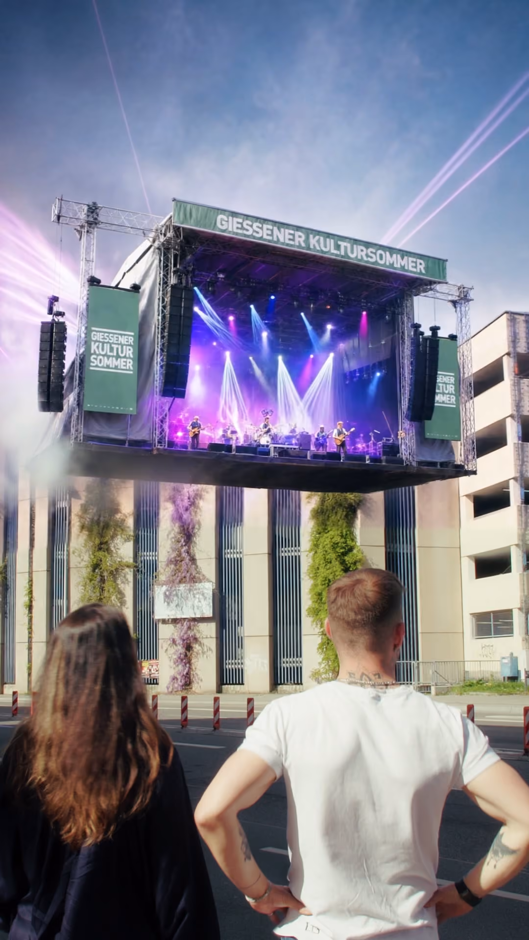Die Kultursommerbühne schwebt über Gießen, Motiv aus der Kampagne 2026