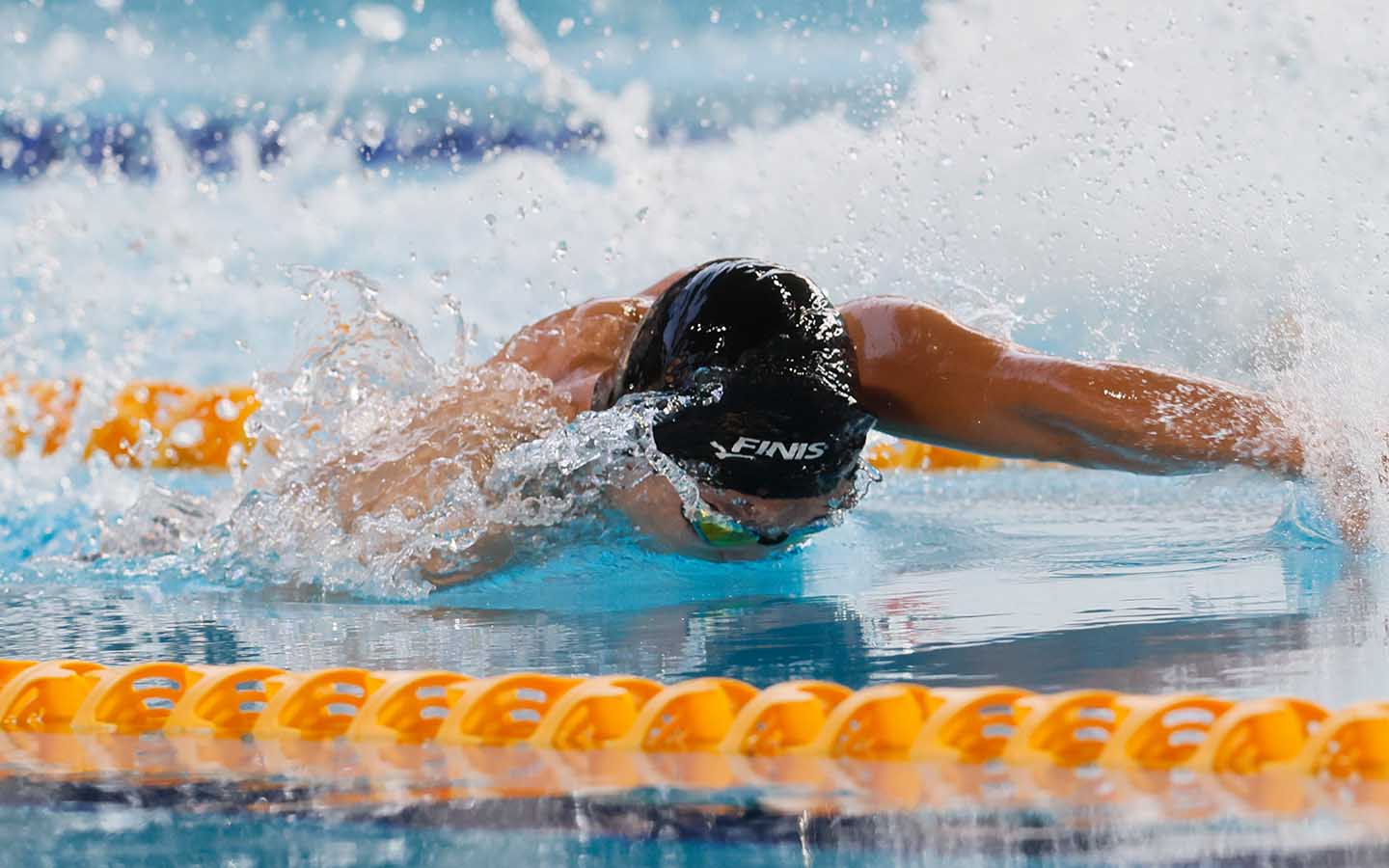 Yu Jing Tong swimming the leadoff leg of Penang's 4x100m freestyle relay
