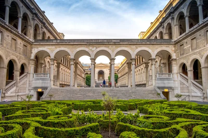 Hôtel-Dieu, Paris — Sparta Care location