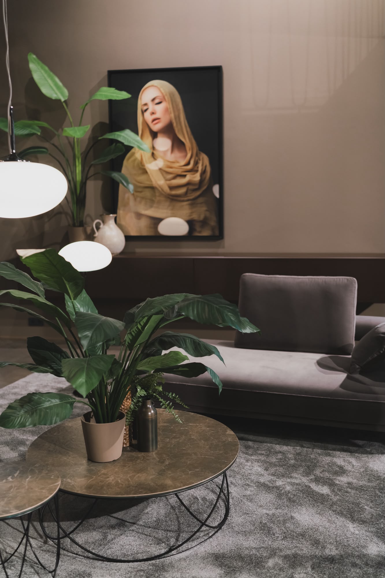Showroom von P.ART1 Einrichtung mit kuratierten Designklassikern in Köln