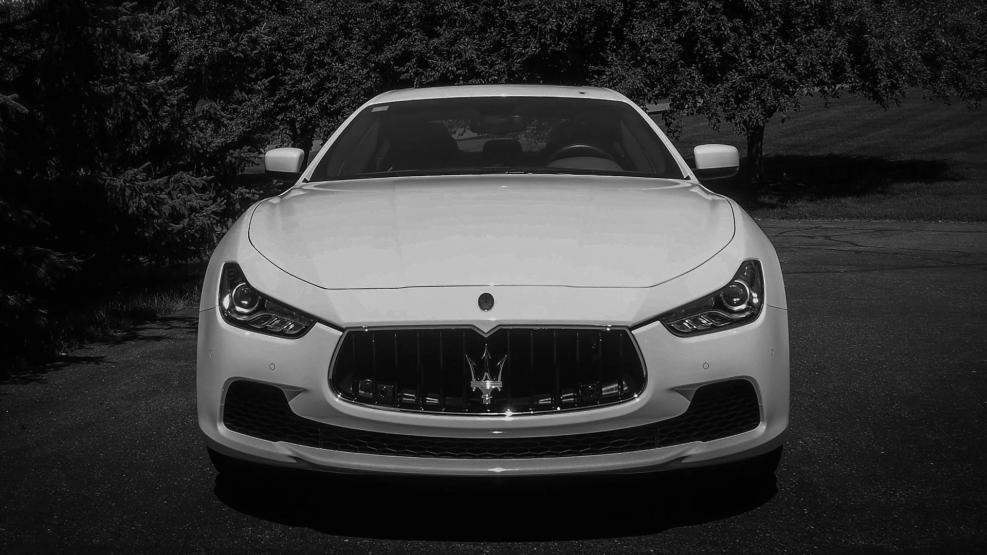Maserati Levante in deep gloss finish after a full premium interior and exterior car detailing service at High Shine Detailing, a mobile and in-shop detailer headquartered in Shakopee MN and serving Prior Lake, Savage, Burnsville, and the Twin Cities south metro