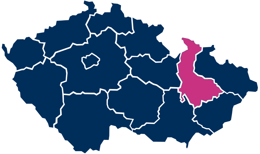 Mapa České republiky s vyznačeným Olomouckým krajem červeně mezi ostatními kraji modře.