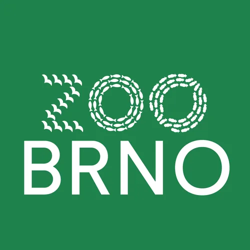 Logo ZOO BRNO se zvířecími stopy tvořícími písmena ZOO na zeleném pozadí.