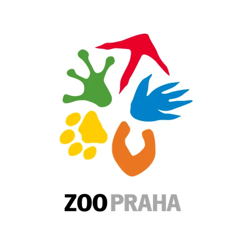 Logo ZOO Praha s barevnými otisky stop různých zvířat v zelené, červené, modré, žluté a oranžové barvě.