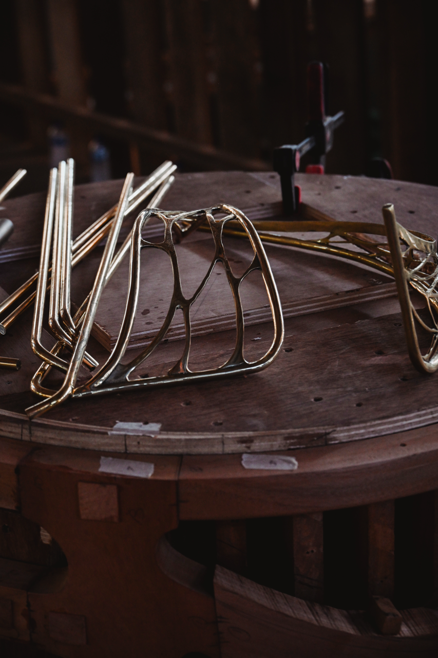 Craftsman at work in the Morpho workshop.