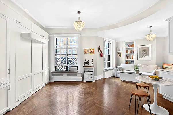 Pre-war architectural details and light