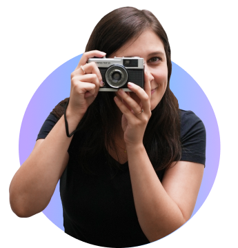 Bianca Bassi creative picture holding a camera
