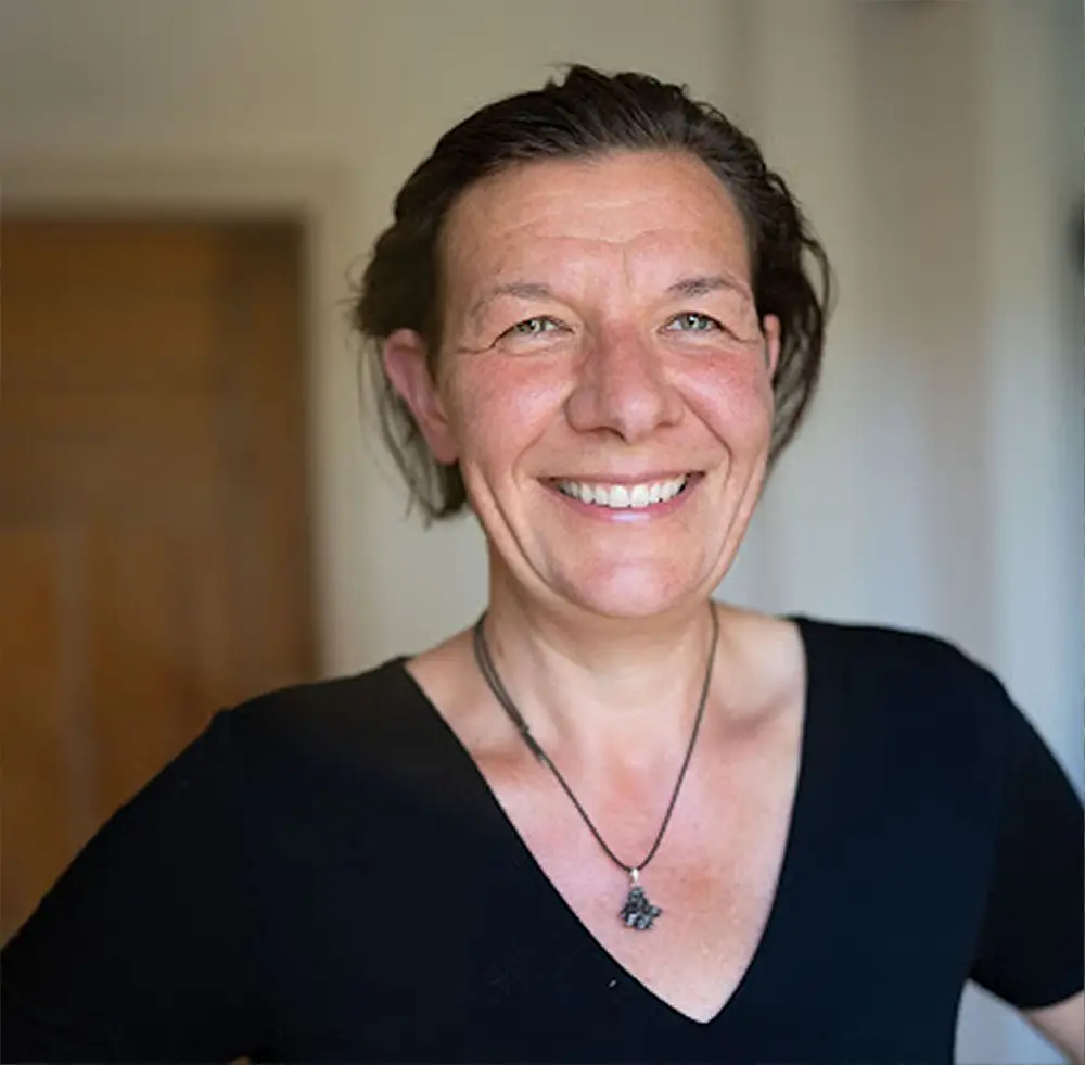 Porträt von Claudia Ostwald, Facilitatorin und Self-Leadership Coach