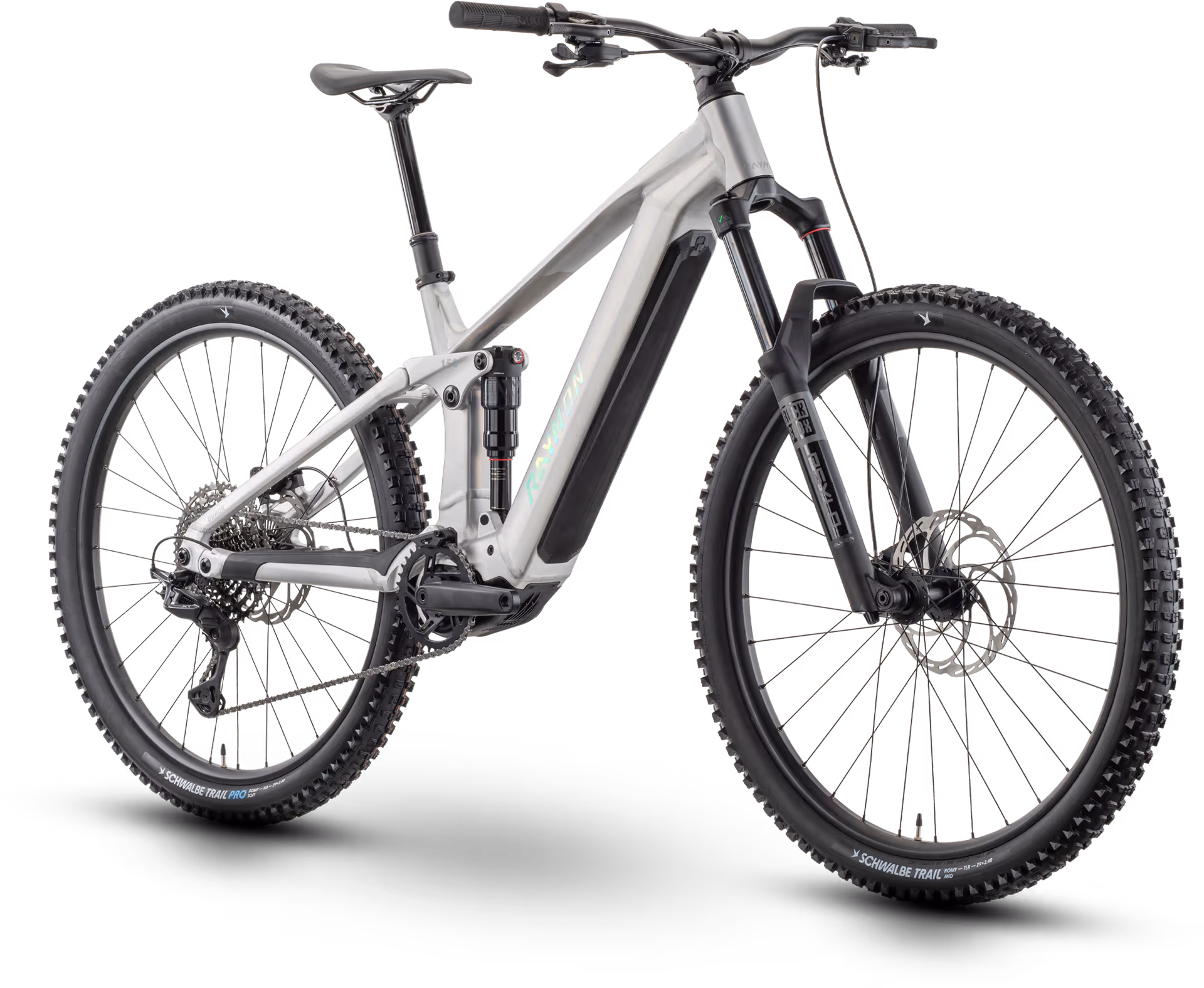 Silbernes vollelektrisches Mountainbike mit dicken Reifen und Federung an Vorder- und Hinterrad.