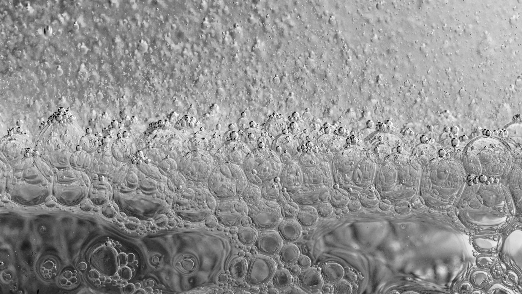 Detergent foam and bubbles