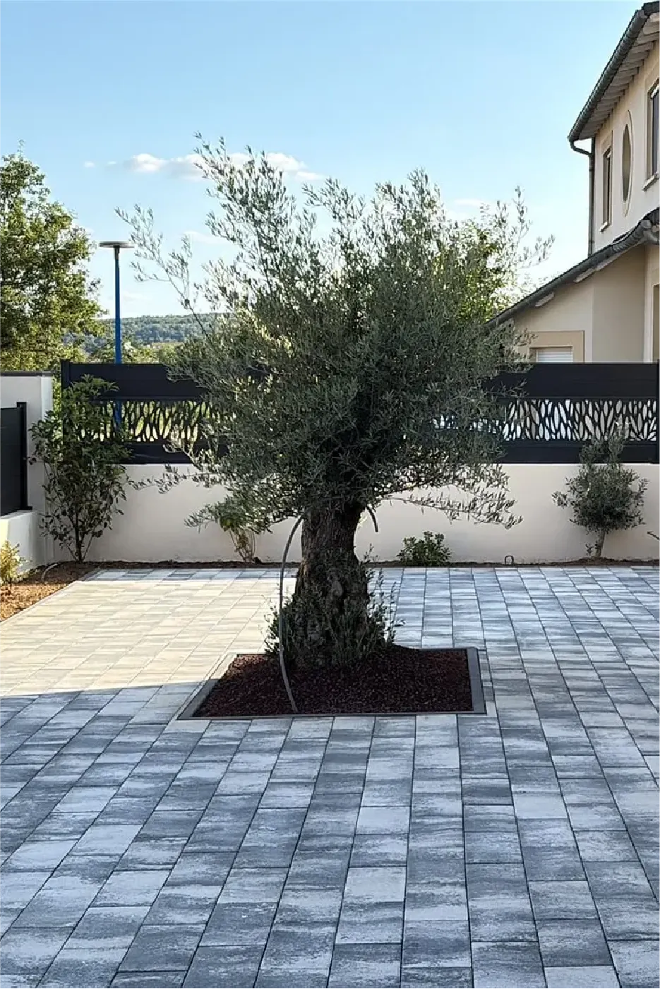 Dalles béton effet pierre pour dallage extérieur, RK Aménagement