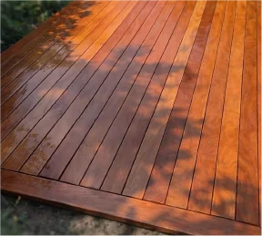Détail des lames d'ipé de la terrasse — RK Aménagement