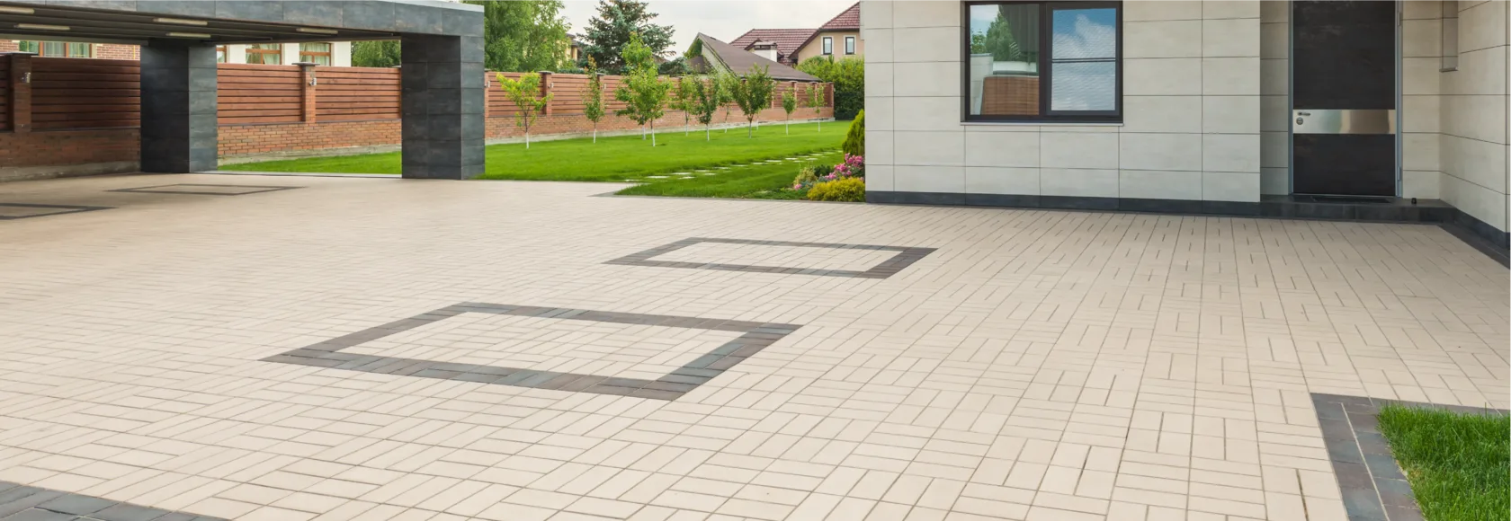Cour en pavés drainants en Moselle — RK Aménagement