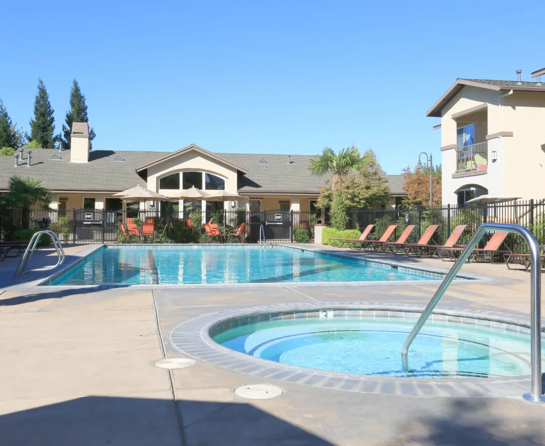 Pool and hottub