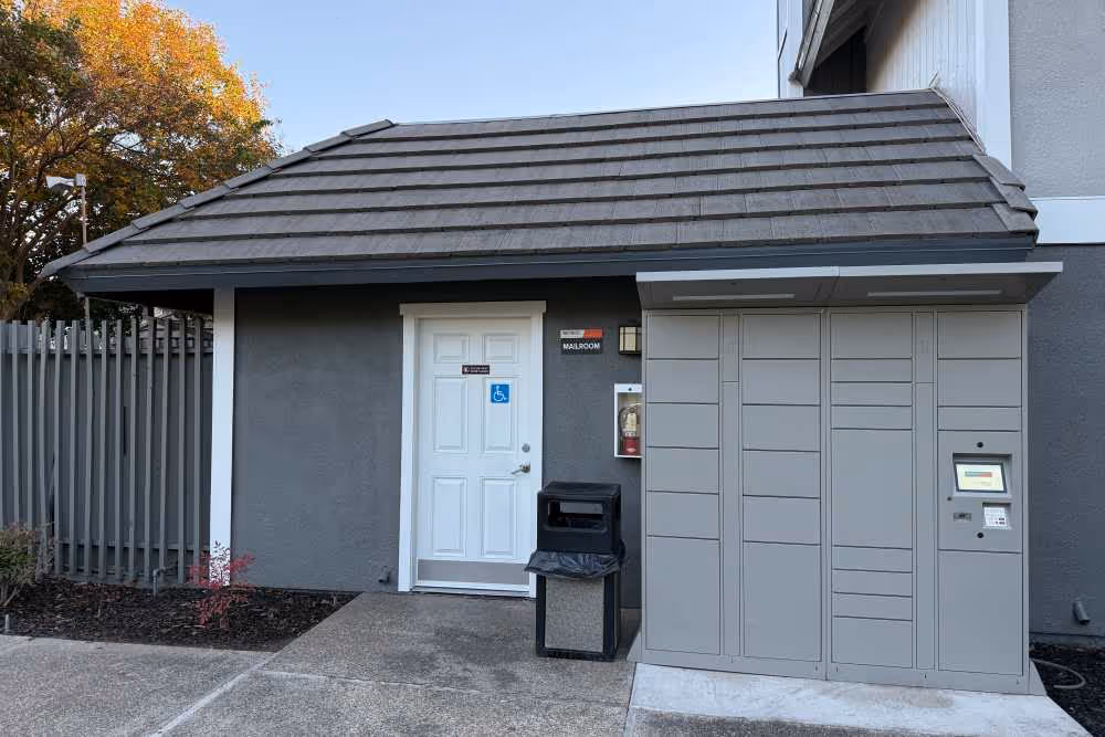 Community parcel locker