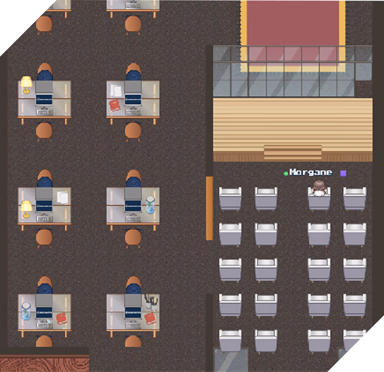 Plan d'une salle virtuelle avec bureaux et une rangée de sièges devant une scène avec un personnage nommé Morgane.