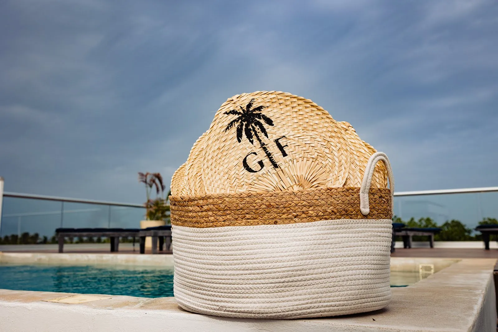 Luxury poolside wedding decor details at Villa Hurakán in Riviera Maya