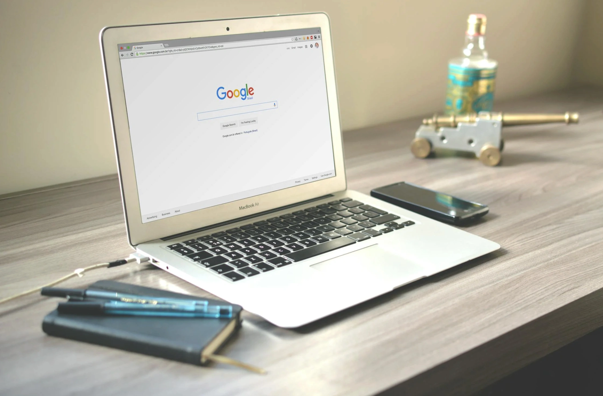 Google search engine on laptop