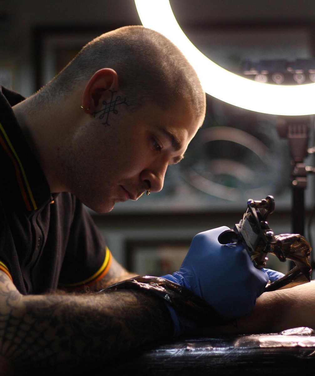 Explore the Personal and Artistic Influence of Distinctive Body Art