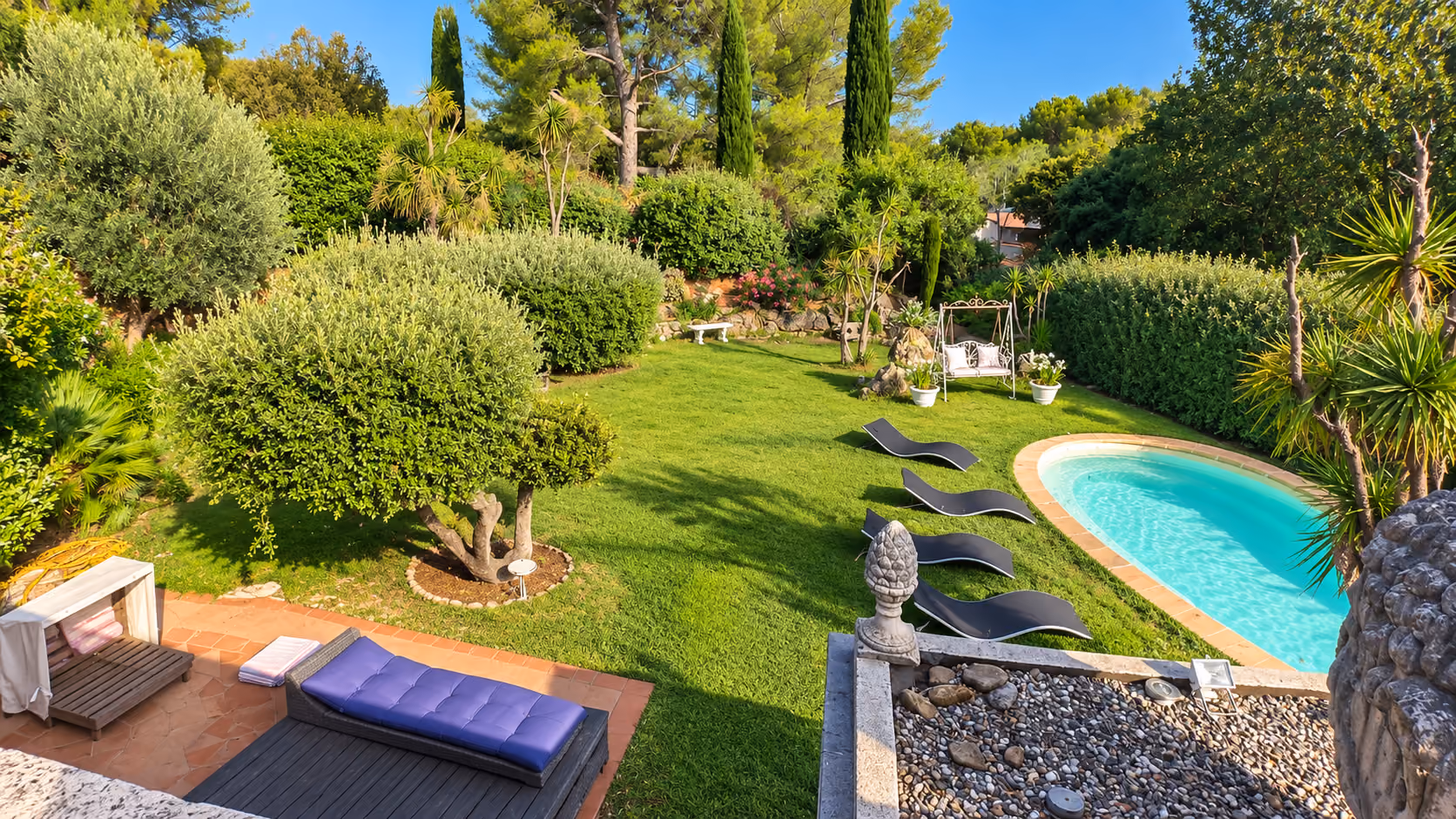 Photo de l'extérieur de la salle de jeu au Castellet