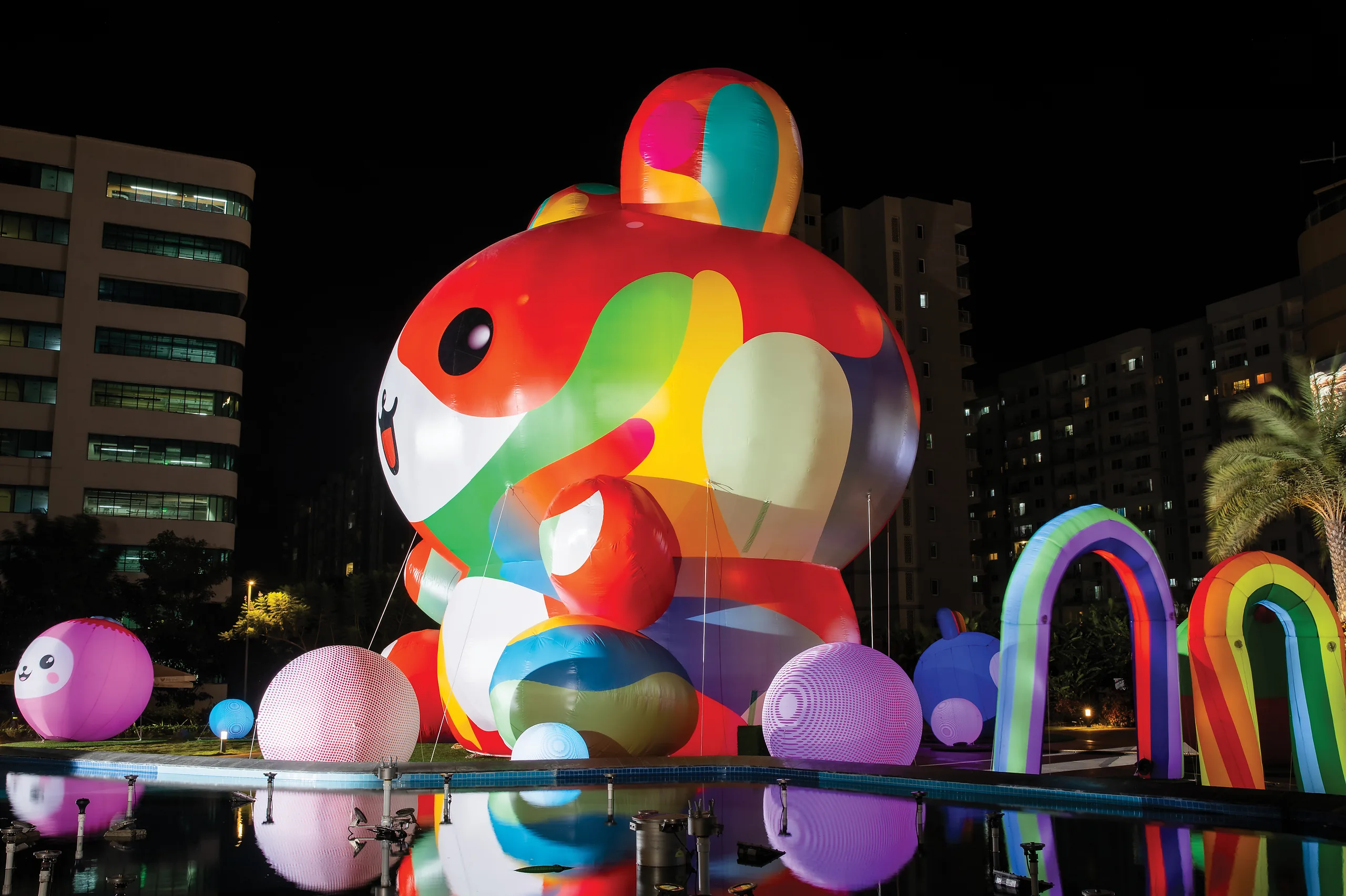 The Inflatable Universe 