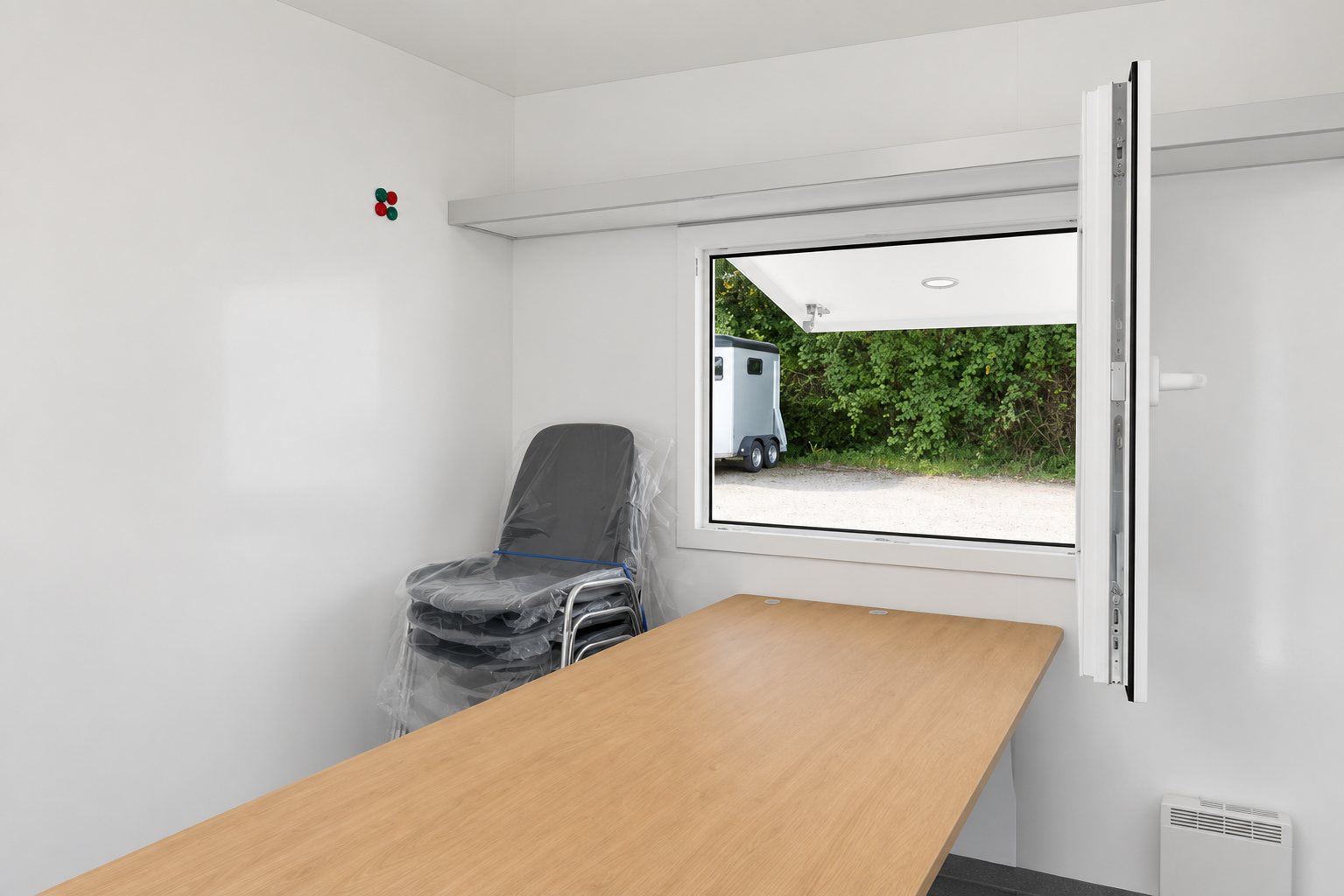 schaftwagen-met-toilet-en-berging-03.jpg