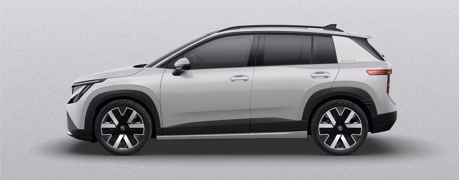 Seitenansicht eines Škoda Kodiaq in der Lackierung Gold-Bronze Metallic mit 20 Zoll Leichtmetallfelgen “Rila Aero” vor einem einfarbigen Hintergrund in der Farbe der Fahrzeuglackierung.