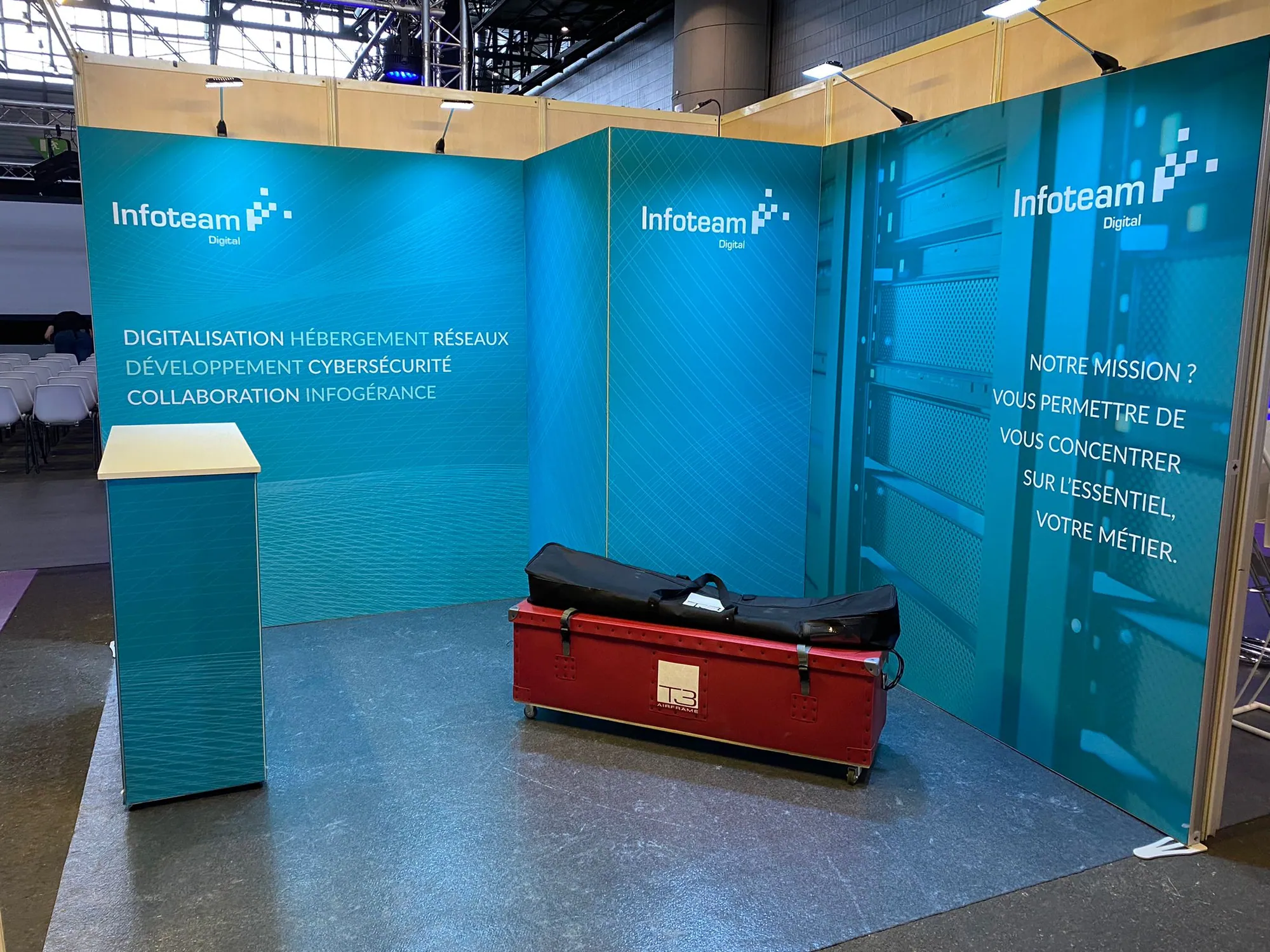 Fabric graphic modular stand shown with its single T3 flight case