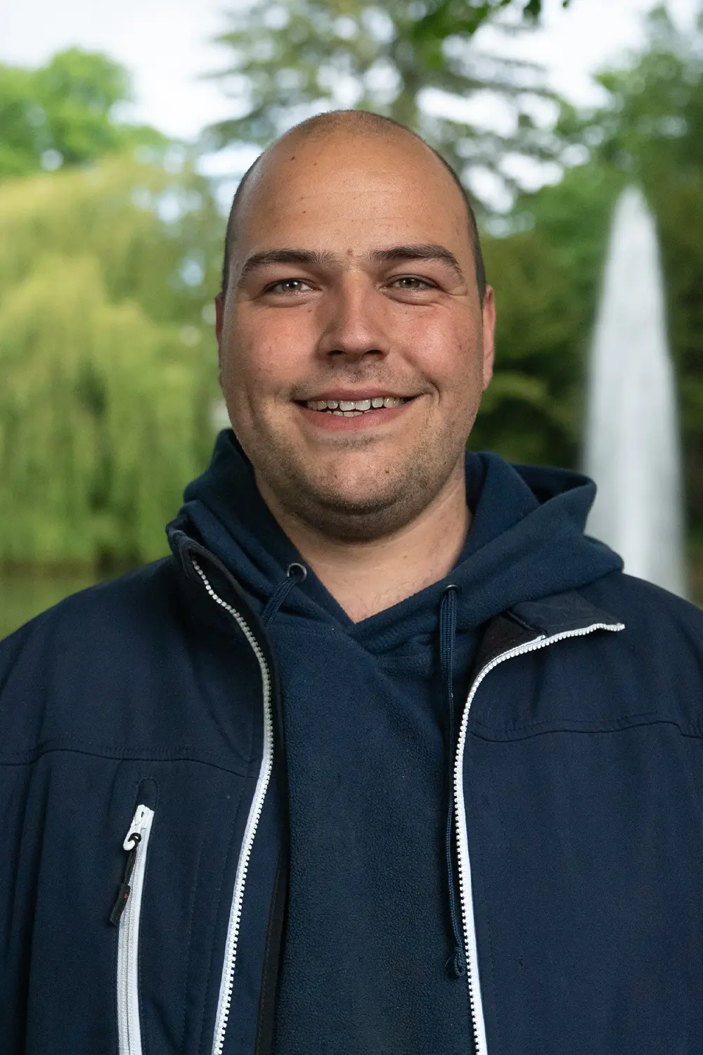 Portret van Rutger, vrijwillige hulpverlener bij het Rode Kruis