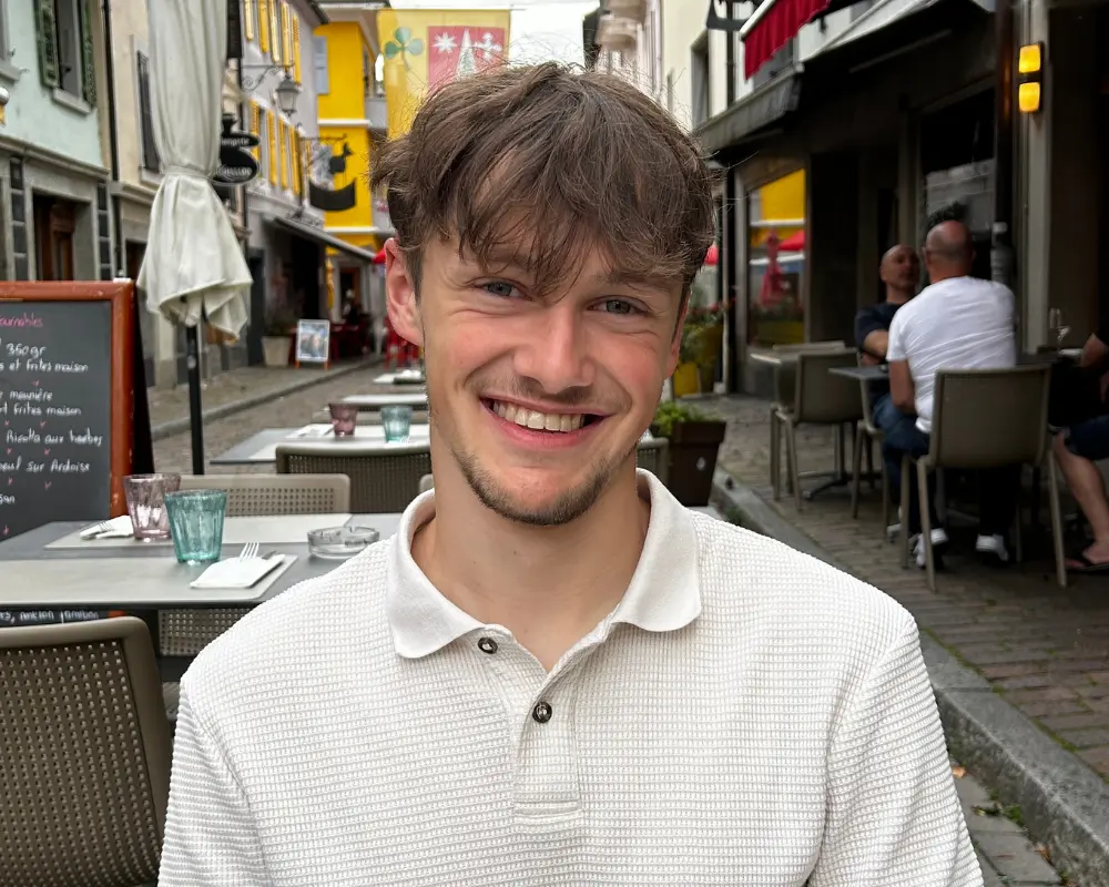 Ethan Groelly, fondateur d'Egency et expert Shopify en Suisse