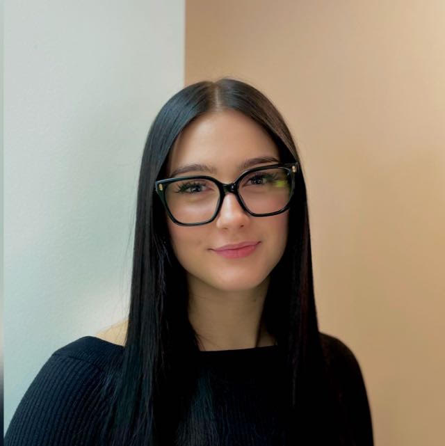 Romane — conseillère Artur’in