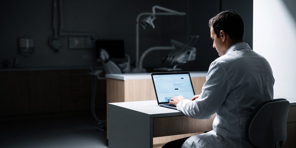 Communication du dentiste : ce que la déontologie autorise