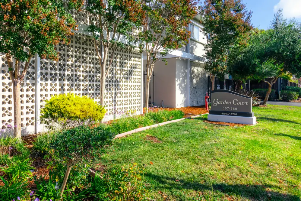 Apartment entrance sign