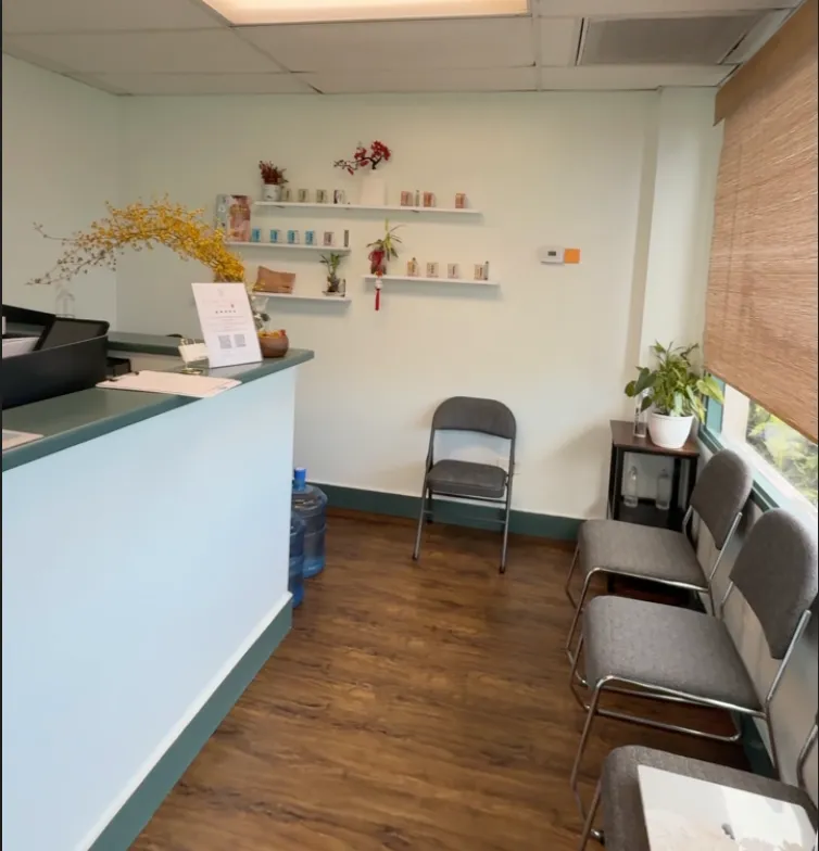 image of therapist performing massage