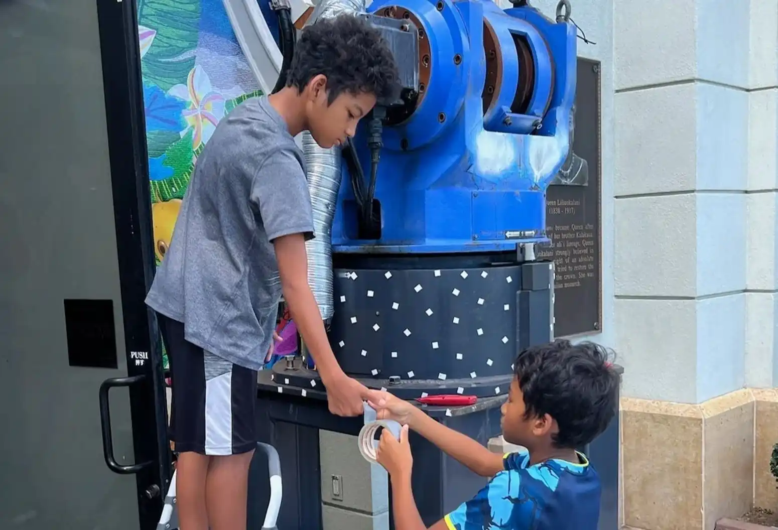 Two keiki exporing the Hawaiʻi Keiki Museum