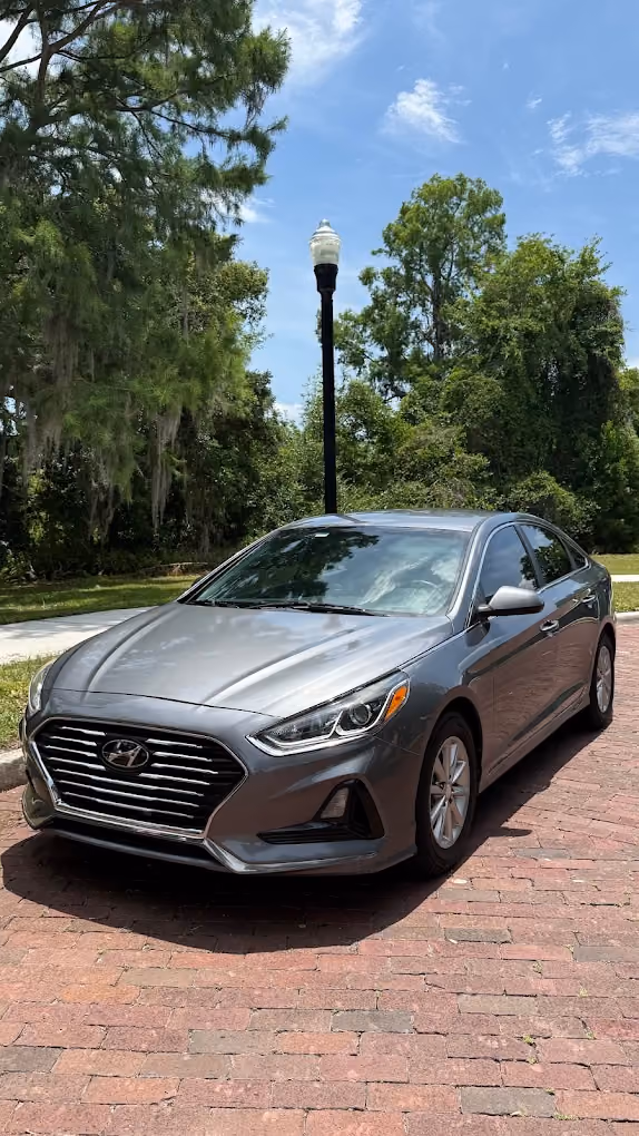 Shipped Huinday grey car - customer photo after delivery by EcoHub Logistics