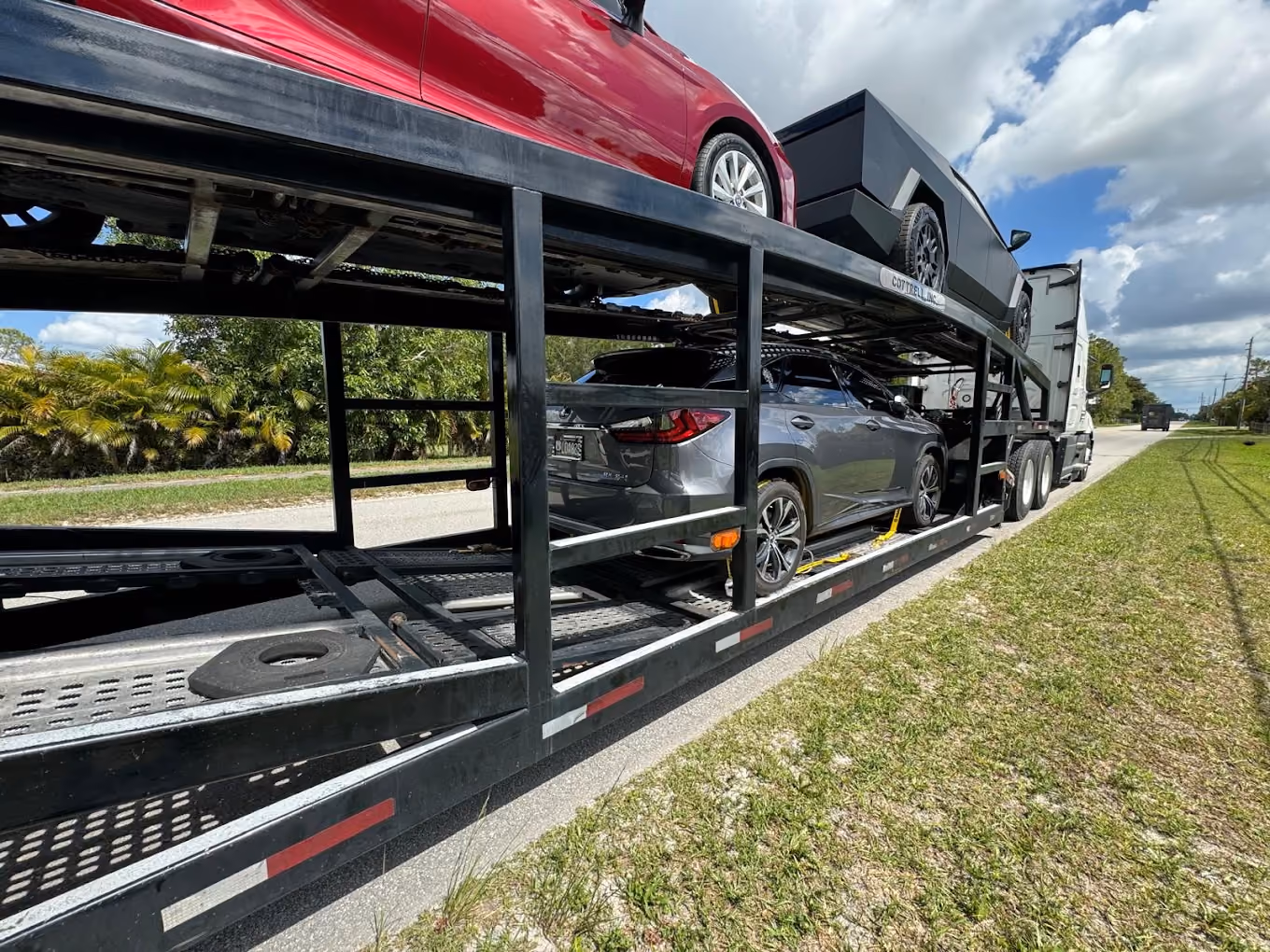 Car Hauler Truck shipping cars by EcoHub Logistics Inc.
