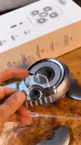 Kopfhautmassage Routine als GIF