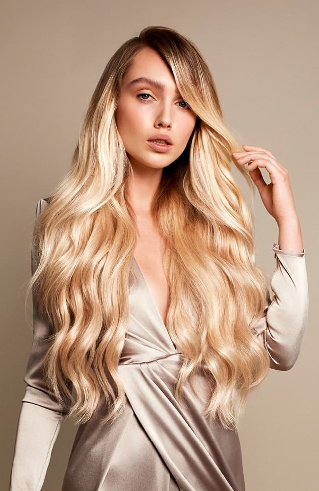 Blondes Haar nach Extensions Behandlung