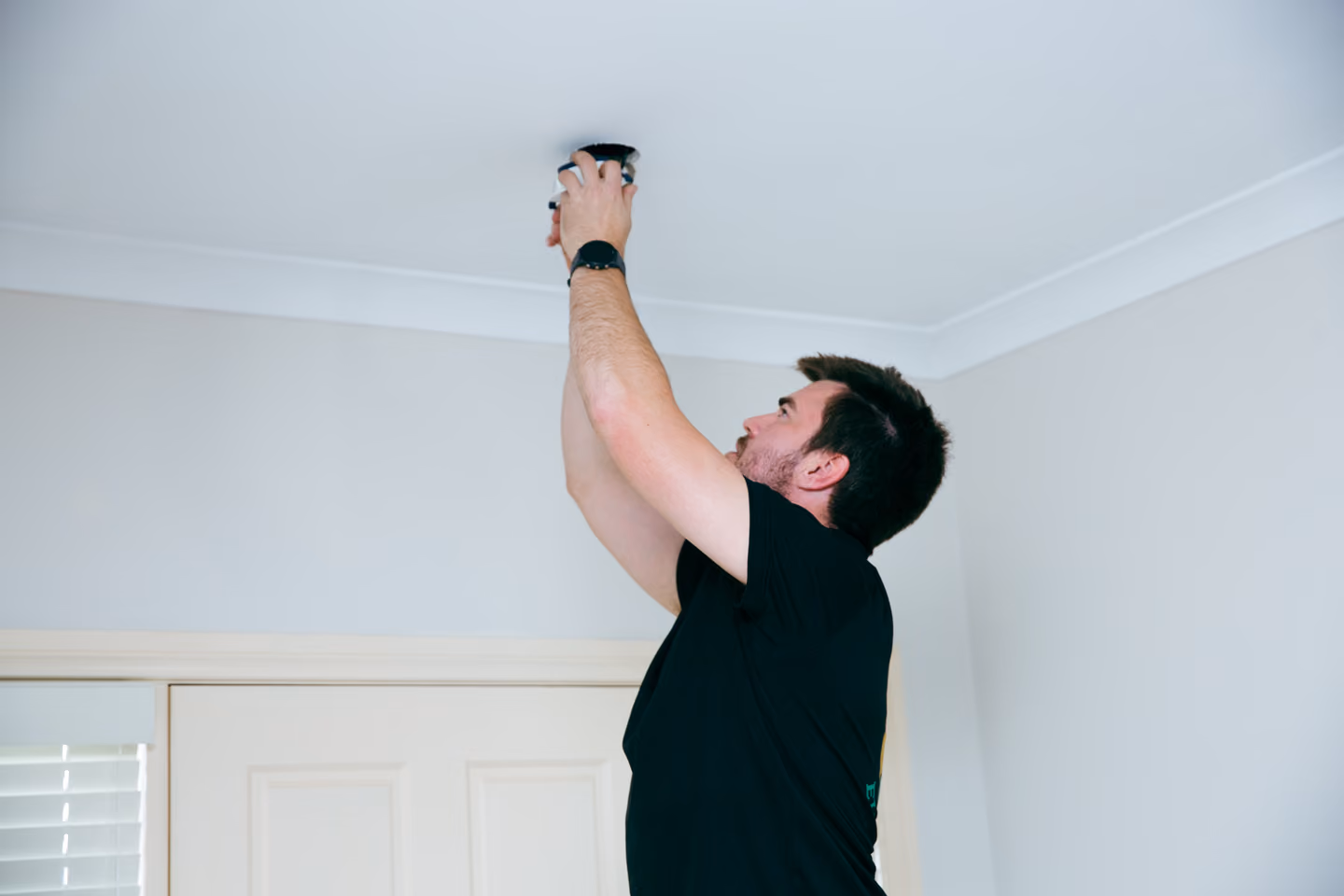 Kenny McCaskill from Ironox Electrical providing professional electrical services in Melbourne's Bayside and South Eastern suburbs.